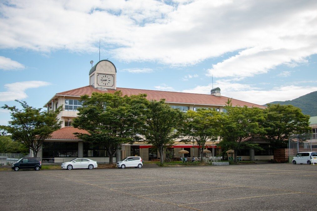 「SAKIA（サキア）」は閉校した淡路市立尾崎小学校跡地を活用した地域コミュニティ施設