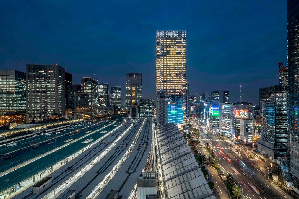 東京駅を一望できる夜景が美しい